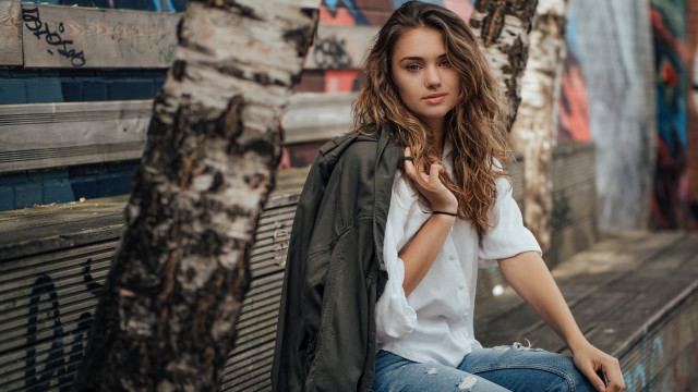 Woman bench tree graffiti portrait free wallpaper for desktop - medium preview image