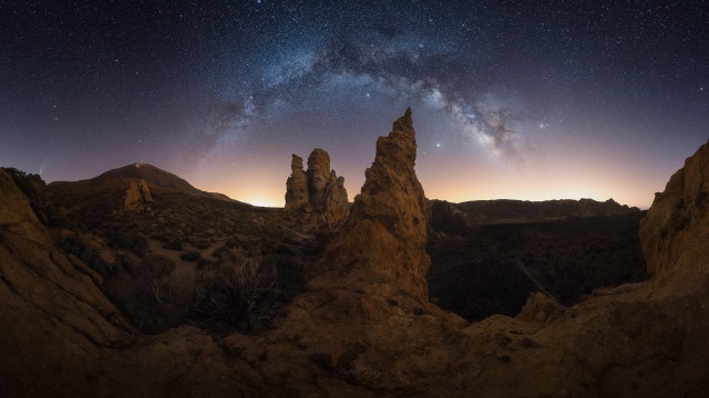 Night sky milky way rocks free wallpaper for desktop - medium preview image