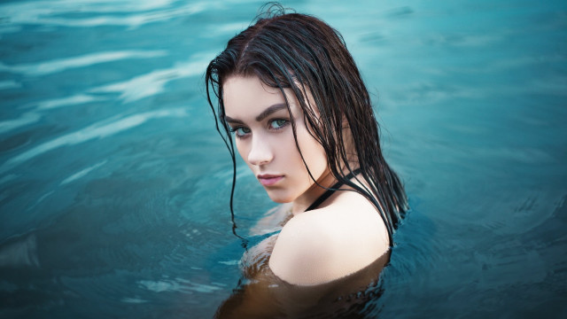 Woman wet hair pool serious free wallpaper for desktop - medium preview image