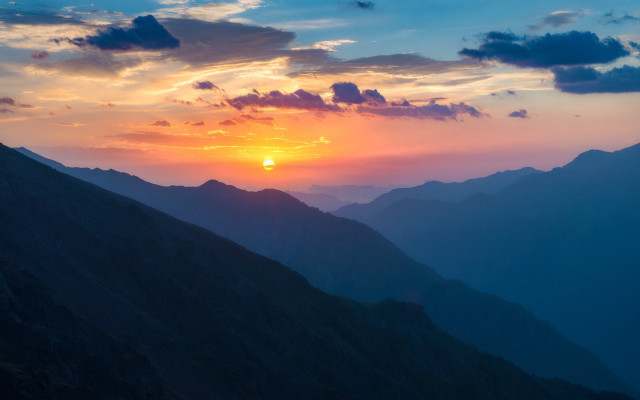 Sunset mountain bird clouds cityscape free wallpaper for desktop - medium preview image