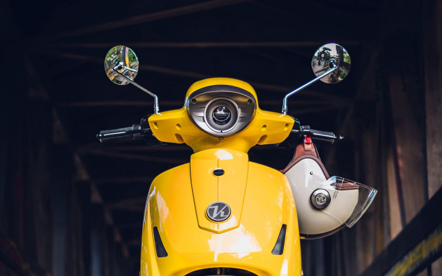 Yellow scooter mirrors helmet puzzle free wallpaper for desktop - medium preview image