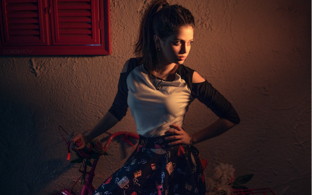 Woman bike red shutter portrait free wallpaper for desktop - medium preview image