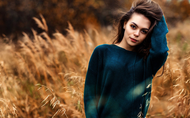 Woman field wind blurry autumn free wallpaper for desktop - medium preview image
