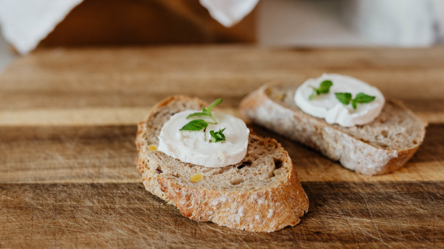 Bread cream cheese leaves cuttingboard free wallpaper for desktop - medium preview image