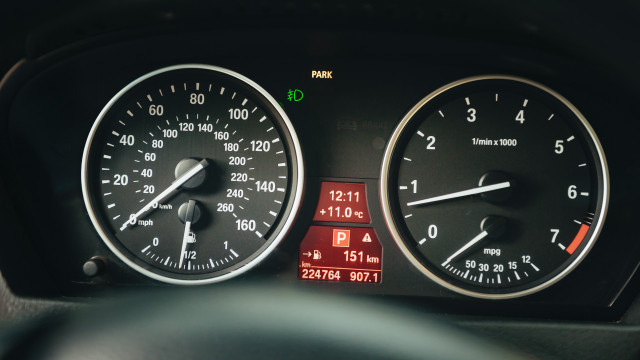 Dashboard speedometer gauges dashlight motionblur free wallpaper for desktop - medium preview image