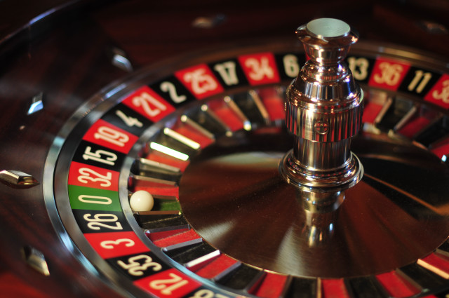 Roulette closeup numbers ball center free wallpaper for desktop - medium preview image