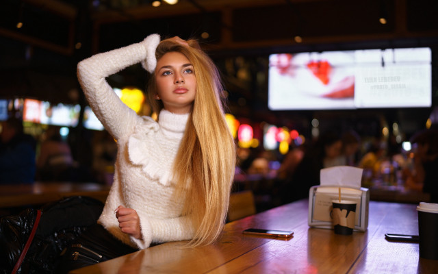 Blonde woman coffee christmas bokeh free wallpaper for desktop - medium preview image