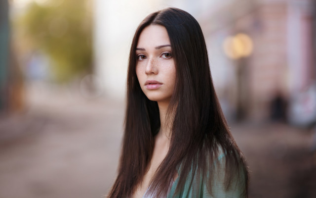 Woman long hair street bokeh free wallpaper for desktop - medium preview image