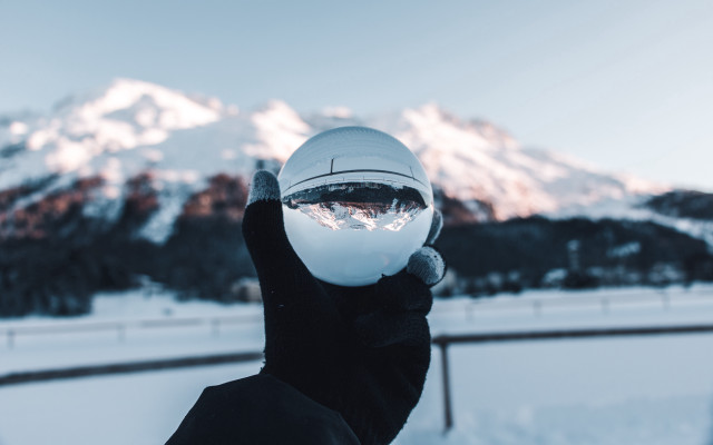 Snowball mountain fence abstract illusionism free wallpaper for desktop - medium preview image