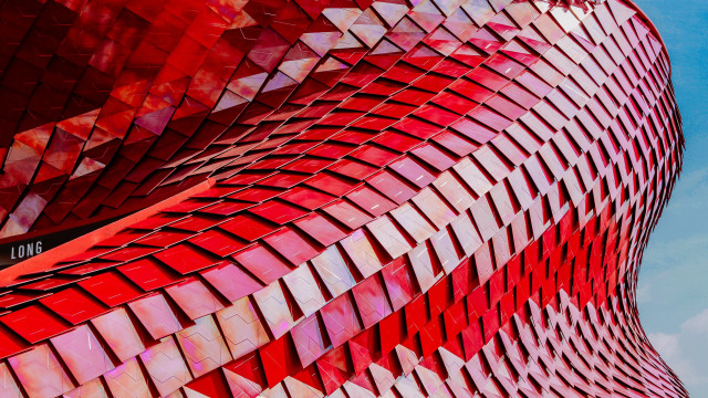 Red white building sky street free wallpaper for desktop - medium preview image