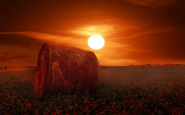 Hay bale sunset clouds mountain free wallpaper for desktop - medium preview image