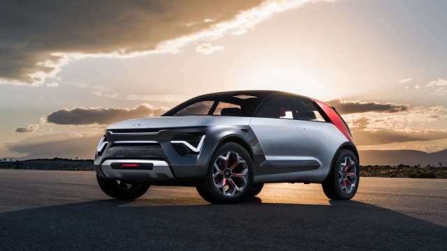 Silver car cloudy sky sunset free wallpaper for desktop - medium preview image