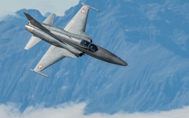 Fighter jet mountain sky puzzle free wallpaper for desktop - medium preview image