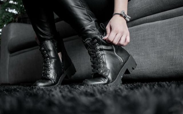 Woman tying boots living room free wallpaper for desktop - medium preview image