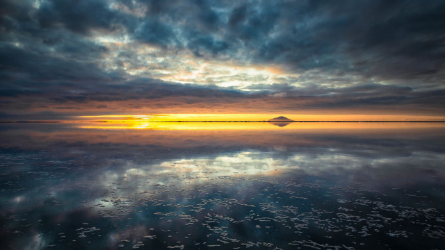Large water sky clouds island free wallpaper for desktop - medium preview image