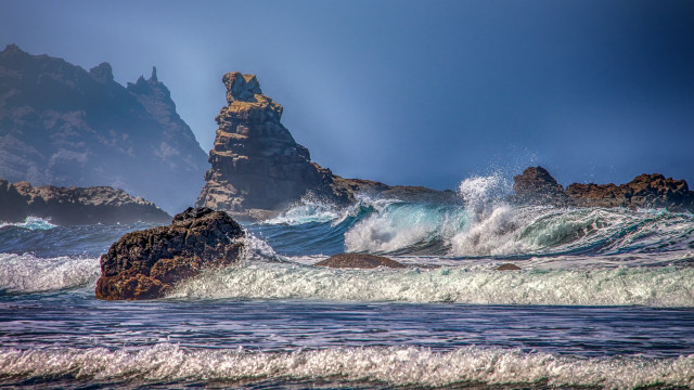 Rock formation ocean waves island free wallpaper for desktop - medium preview image