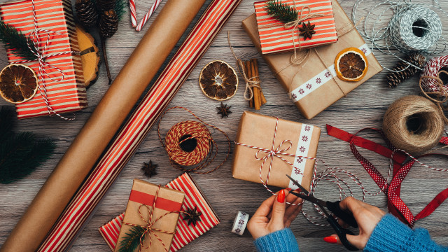 Christmas ribbon cutting presents arts free wallpaper for desktop - medium preview image