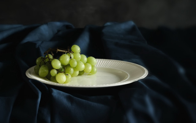 White plate green grapes blue free wallpaper for desktop - medium preview image