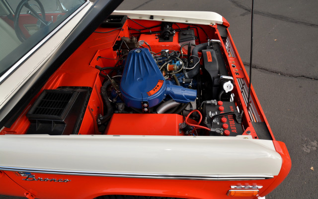 Car engine trunk hood up free wallpaper for desktop - medium preview image