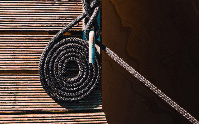 Rope dock hook minimalism ultrafine free wallpaper for desktop - medium preview image