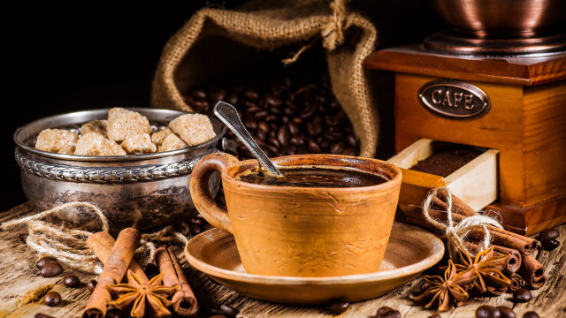 Coffee cinnamon grinder stilllife wooden free wallpaper for desktop - medium preview image
