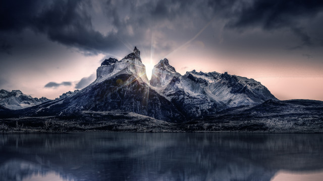 Mountain lake reflection sunset sky free wallpaper for desktop - medium preview image