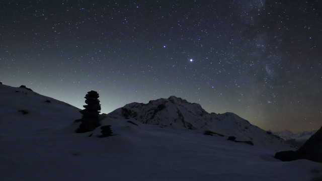 Mountain starry sky clouds aurora free wallpaper for desktop - medium preview image