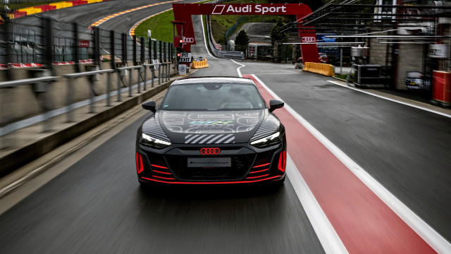 Racecar tiltshift futurism urban road free wallpaper for desktop - medium preview image