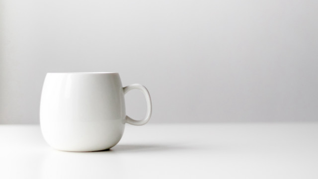White coffee cup minimalist gradient free wallpaper for desktop - medium preview image