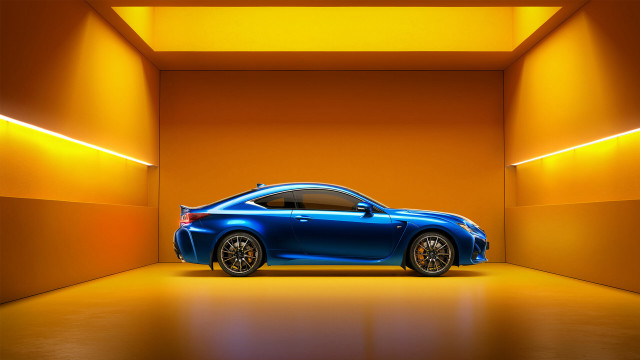 Blue car yellow room yellow free wallpaper for desktop - medium preview image