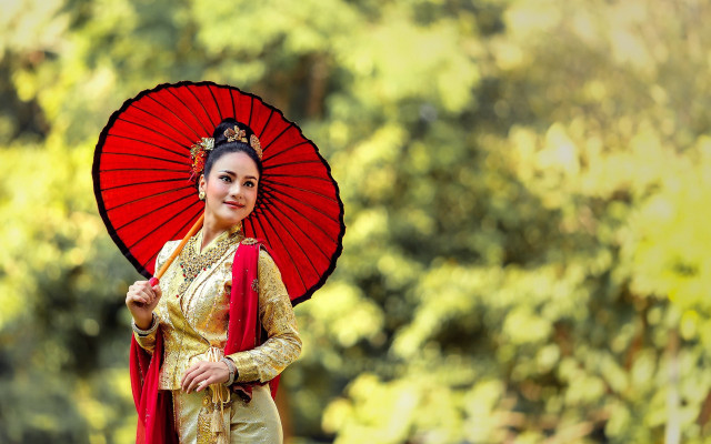 Woman chinese dress red umbrella free wallpaper for desktop - medium preview image