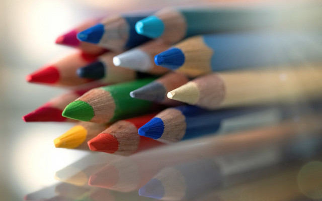 Colored pencils blurry background childs free wallpaper for desktop - medium preview image