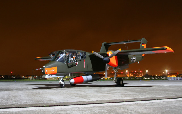 Small airplane night tarmac pilot free wallpaper for desktop - medium preview image