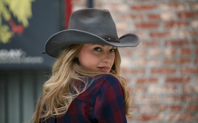 Cowgirl plaid blonde portrait blurry free wallpaper for desktop - medium preview image