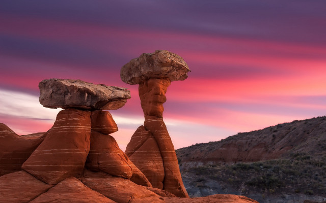 Pink sky rock formation mountain free wallpaper for desktop - medium preview image