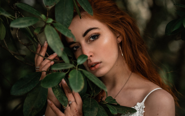 Red hair woman ring plant free wallpaper for desktop - medium preview image