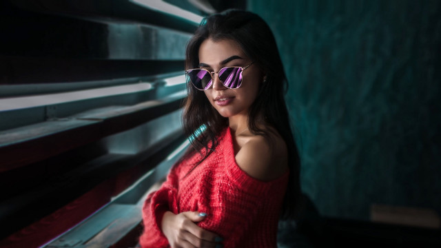 Woman sunglasses portrait reddress nailpolish free wallpaper for desktop - medium preview image