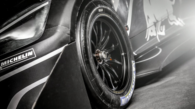 Car tire closeup macro black free wallpaper for desktop - medium preview image