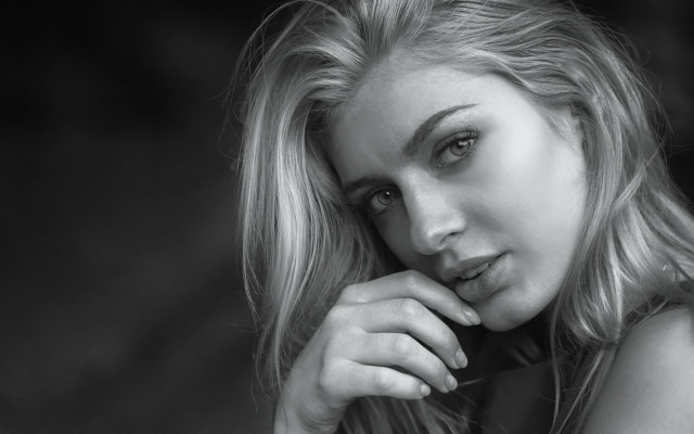 Blonde woman portrait blackandwhite photorealistic free wallpaper for desktop - medium preview image