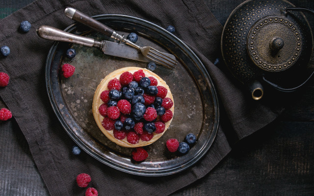 Berry blueberry cake tea table free wallpaper for desktop - medium preview image