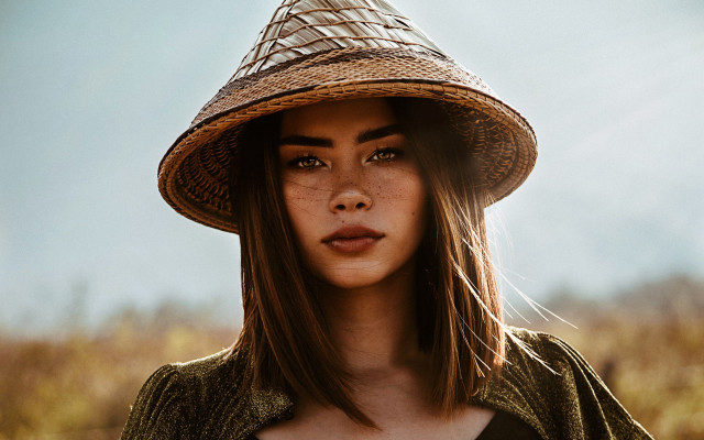 Woman strawhat field blue sky free wallpaper for desktop - medium preview image