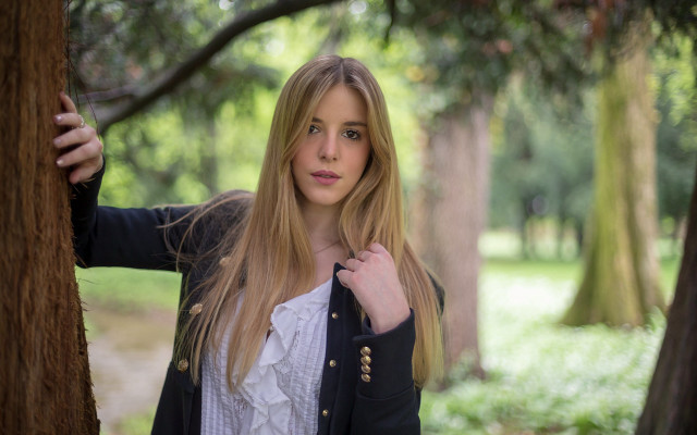 Woman forest tree blonde portrait free wallpaper for desktop - medium preview image