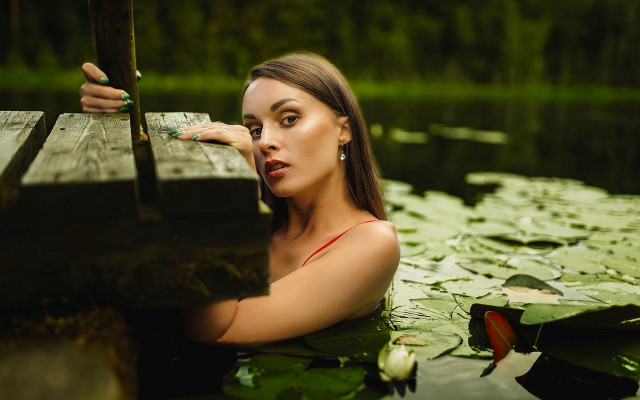 Woman red dress pond lily free wallpaper for desktop - medium preview image
