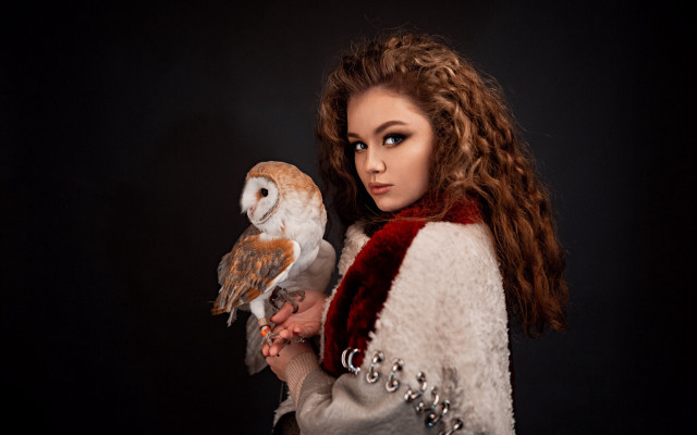 Woman owl black background portrait free wallpaper for desktop - medium preview image