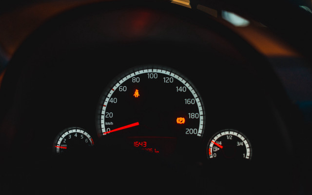 Car dashboard speedometer dashlight redarrow free wallpaper for desktop - medium preview image