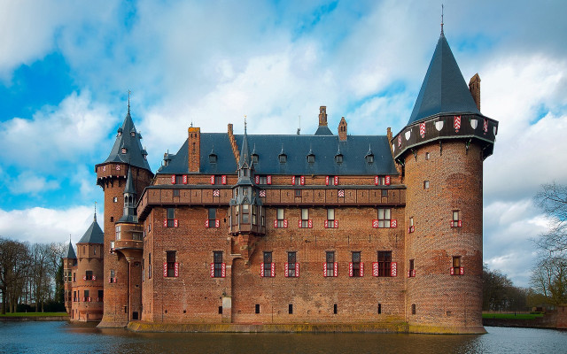 Castle clocktower water mountains city free wallpaper for desktop - medium preview image