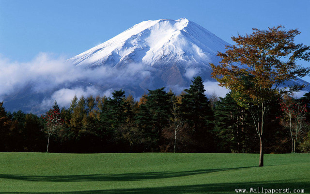 Mountain snow peak golf course free wallpaper for desktop - medium preview image