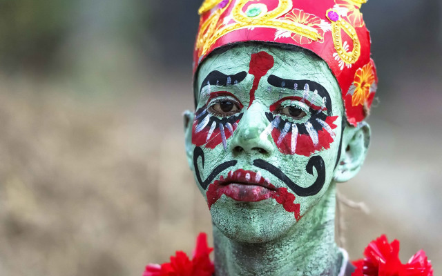 Painted man red flower photorealistic free wallpaper for desktop - medium preview image