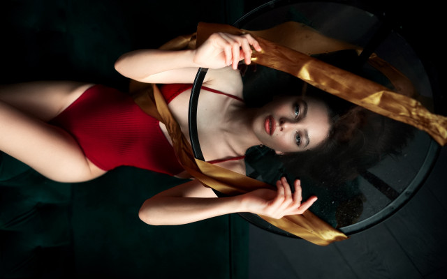 Red dress woman mirror gold free wallpaper for desktop - medium preview image