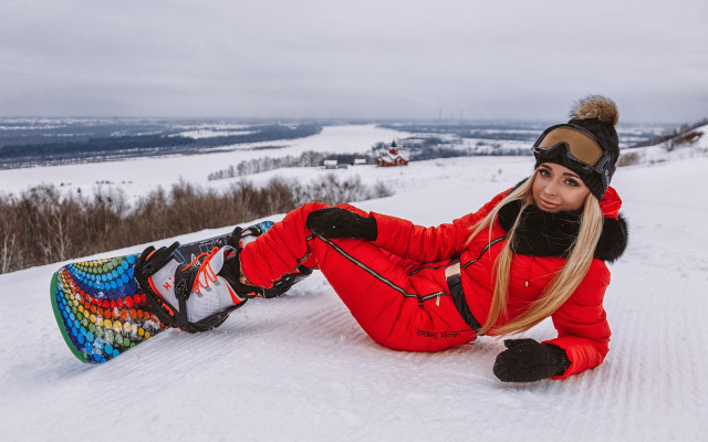 Woman red jacket snowboard winter free wallpaper for desktop - medium preview image